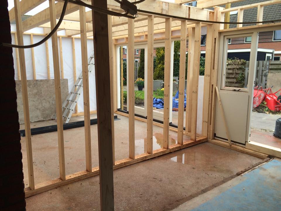 De verbouwing van het kantoor BijdeHand schiet al lekker op.